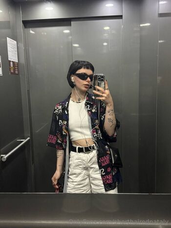 𝐍𝐀𝐓𝐀𝐋𝐈𝐄 𝐑𝐄𝐁𝐄𝐋 / shorthairednataly nude photo #9