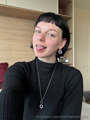 𝐍𝐀𝐓𝐀𝐋𝐈𝐄 𝐑𝐄𝐁𝐄𝐋 / shorthairednataly nude photo #11