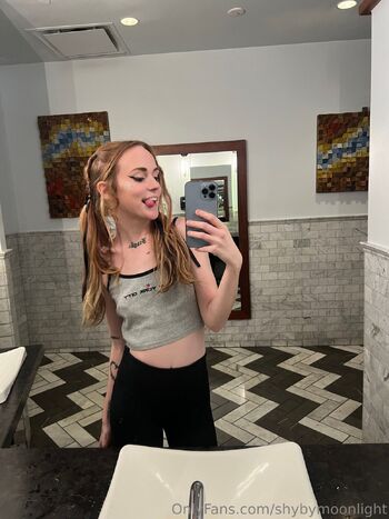 shybymoonlight