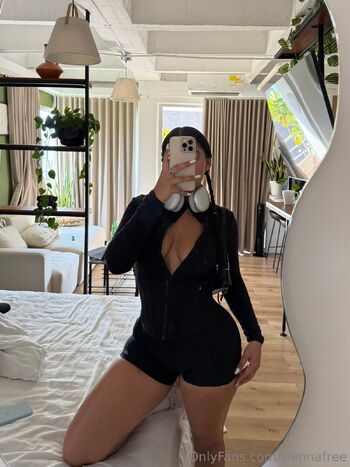 Sienna Re / siennafree nude photo #4