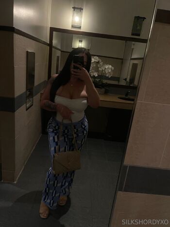 𝐒𝐈𝐋𝐊 / silkshordyxo nude photo #32