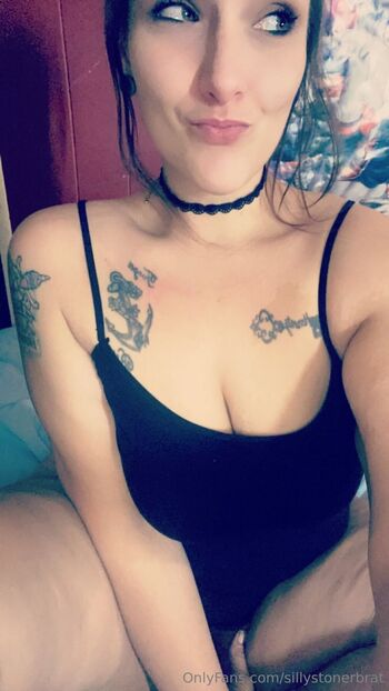 Angelin / sillystonerbrat nude photo #6