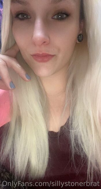 Angelin / sillystonerbrat nude photo #9