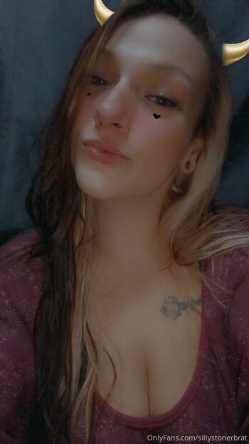 Angelin / sillystonerbrat nude photo #13