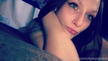 Angelin / sillystonerbrat nude photo #23