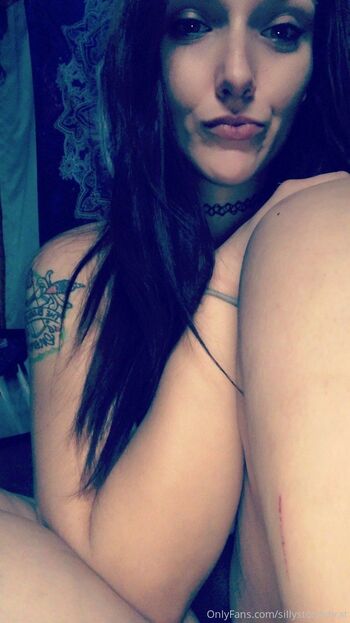 Angelin / sillystonerbrat nude photo #25