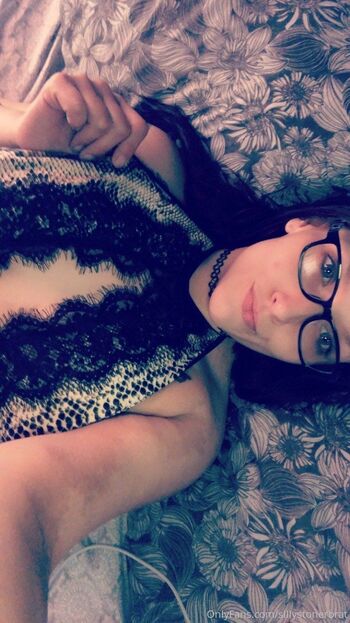 Angelin / sillystonerbrat nude photo #26