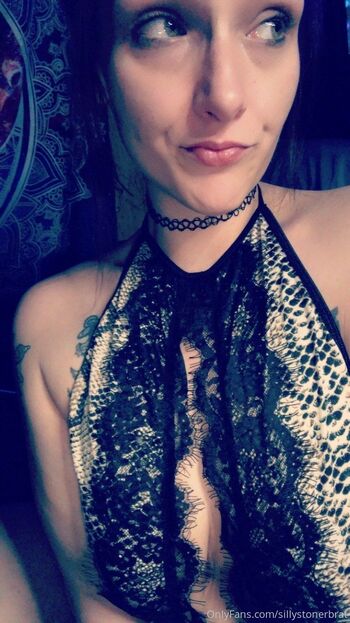 Angelin / sillystonerbrat nude photo #34