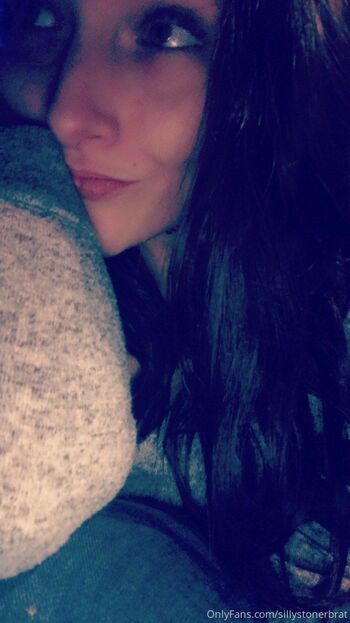 Angelin / sillystonerbrat nude photo #35