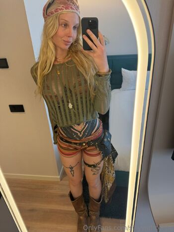 Celine Dijjon / sillywithceline nude photo #27