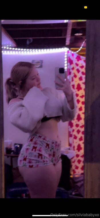 𝕊𝕚𝕝𝕧𝕚 / silviababyxo nude photo #16