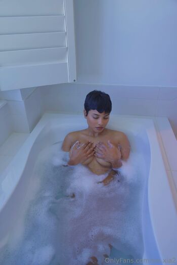 Si / sin.xia2 nude photo #12