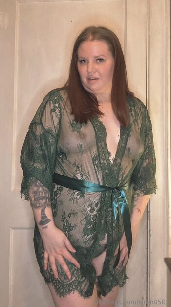 Kat / siren0501 / katy050111 / katy082406 nude photo #1