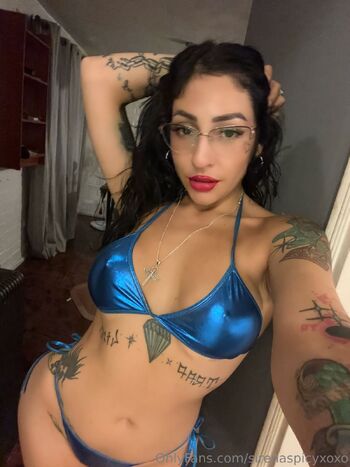 Sirena / sirenaspicyxoxo nude photo #38