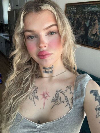 Kendall / sirenpain nude photo #4