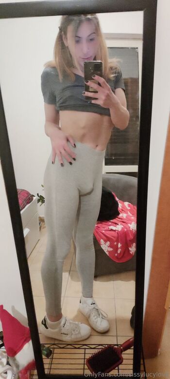 Luc / sissylucylove nude photo #9