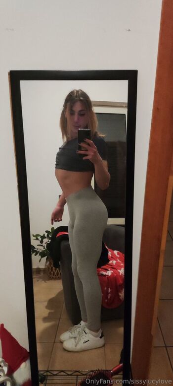 Luc / sissylucylove nude photo #13