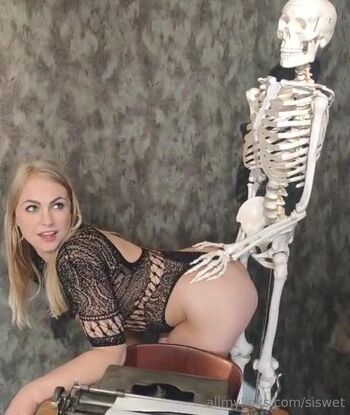 EliseThe Butt Princess / siswet19 nude photo #13