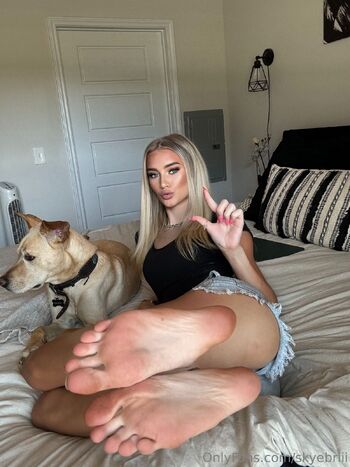 Goddesssky / skyebriii nude photo #8