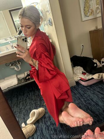 Goddesssky / skyebriii nude photo #17