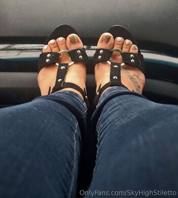 SkyHighStiletto / skyhighstiletto nude photo #6