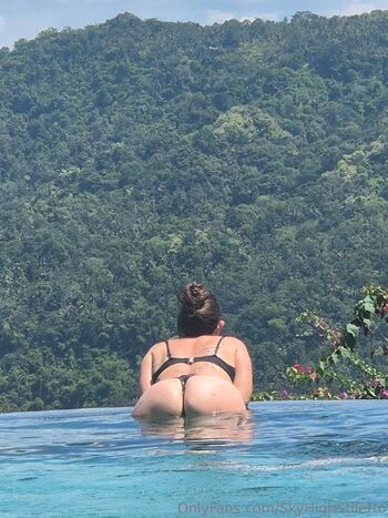 SkyHighStiletto / skyhighstiletto nude photo #11