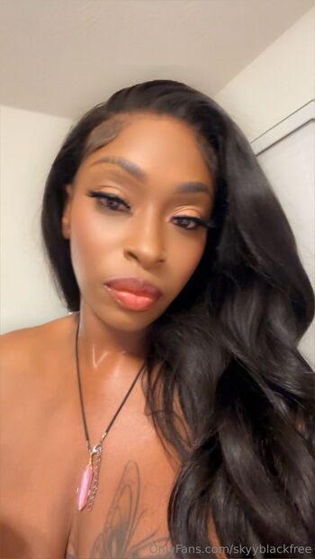 Skyyblackll / skyyblackfree / itsskyyblackllc / skyyblackxxx / skyyblackllc nude photo #4