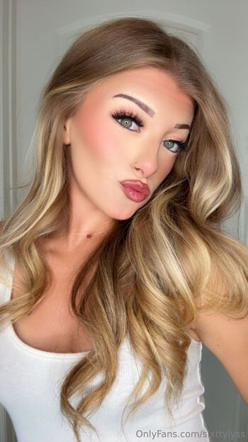 Cecily lynn / slxttylyss nude photo #27