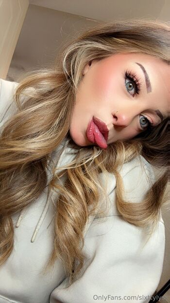 Cecily lynn / slxttylyss nude photo #31