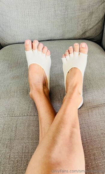 Ds Feet Soles Arches Fishnet Leg / smallfeetpics nude photo #6