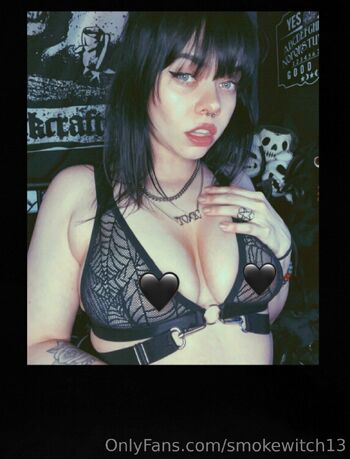 artemi / smokewitch13 nude photo #11