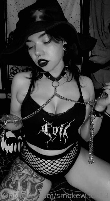 artemi / smokewitch13 nude photo #32