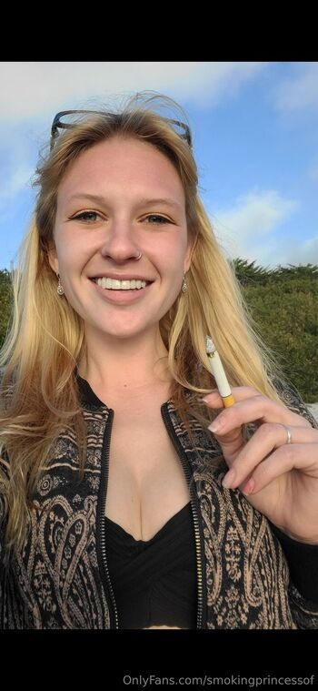 Smoking Princes / smokingprincessof / smokingprincess.tv / smokeprincesstv nude photo #1