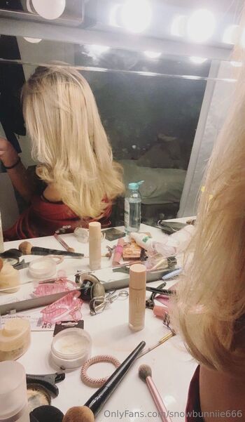 Emma / snowbunniie666 nude photo #4