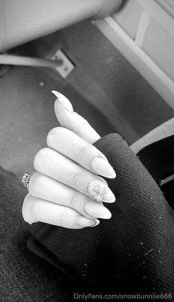 Emma / snowbunniie666 nude photo #6