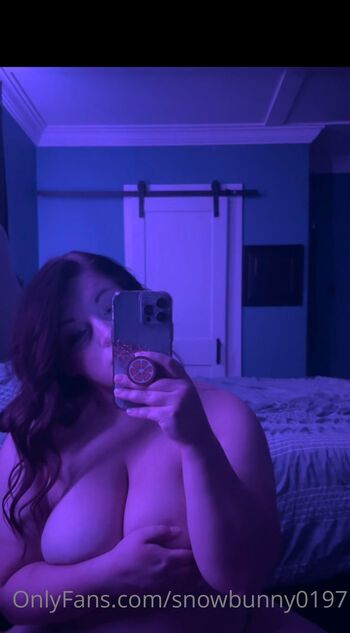 OnlyFans / snowbunny0197 nude photo #16