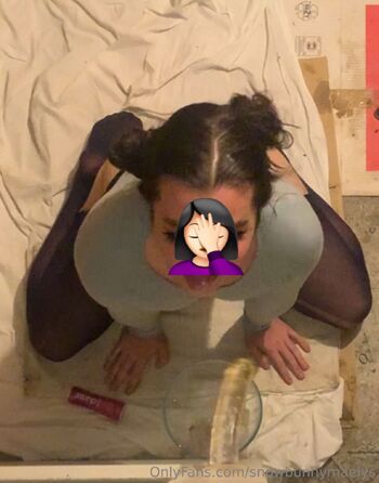 Maëly / snowbunnymaelys nude photo #24