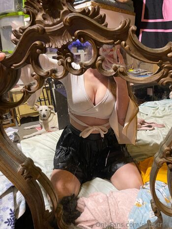 lyrichelianthu / snowtrinii nude photo #8