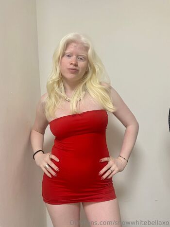 Bella / snowwhitebellaxo nude photo #4