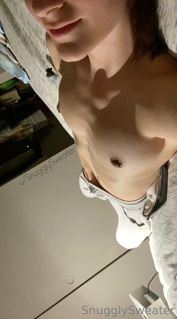 Bea B / snugglysweaterof nude photo #11