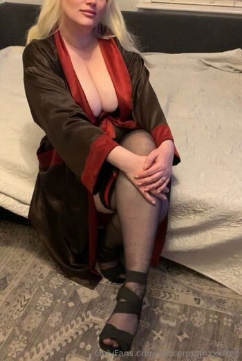 soccermomfre / soccermomxxxfree nude photo #8