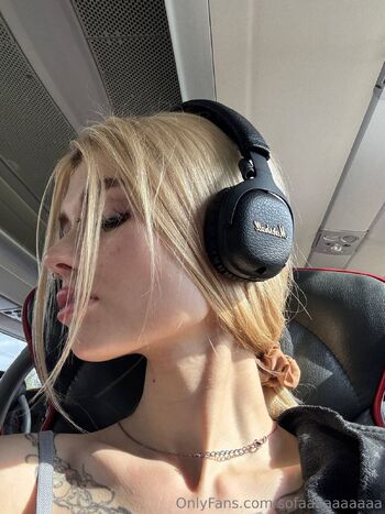 Sofa / sofaaaaaaaaaa nude photo #6