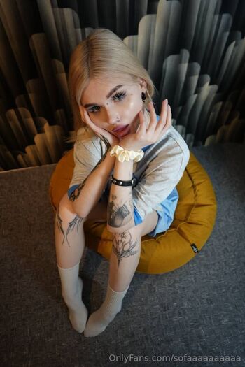 Sofa / sofaaaaaaaaaa nude photo #19