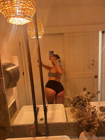 sofi / sofia.blu / sofiabluxbackup nude photo #14