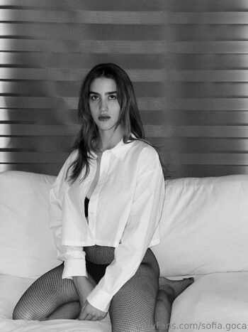 Sofi / sofia.goca nude photo #11