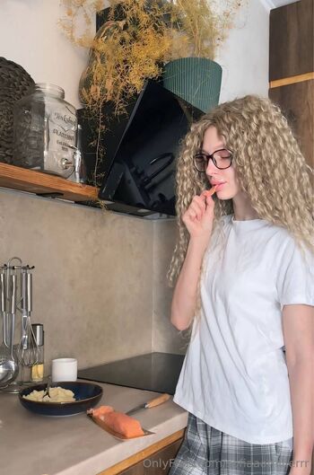 . Sofia Millerr / sofiaaamillerrr nude photo #20