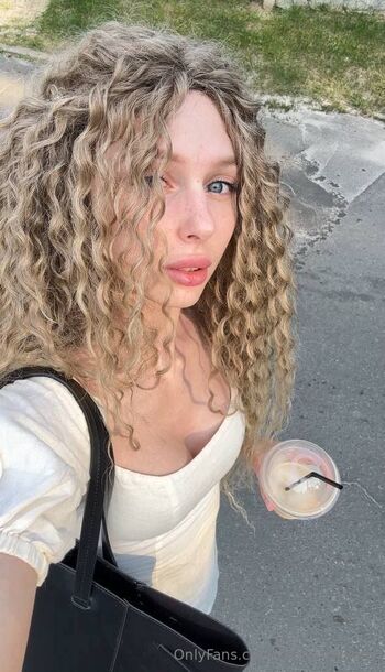 . Sofia Millerr / sofiaaamillerrr nude photo #31