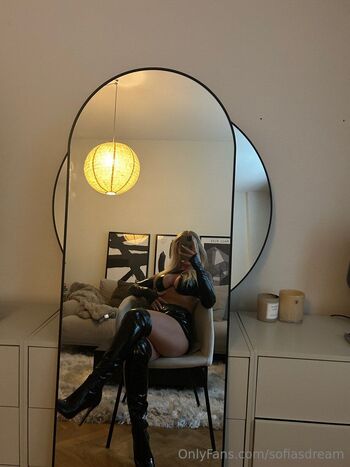 Sofiasdrea / sofiasdream nude photo #2