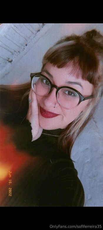 Soof / sofiferreira35 nude photo #2