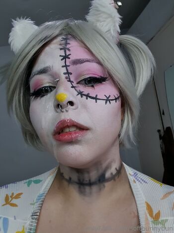 Mi / softbunnybun nude photo #4